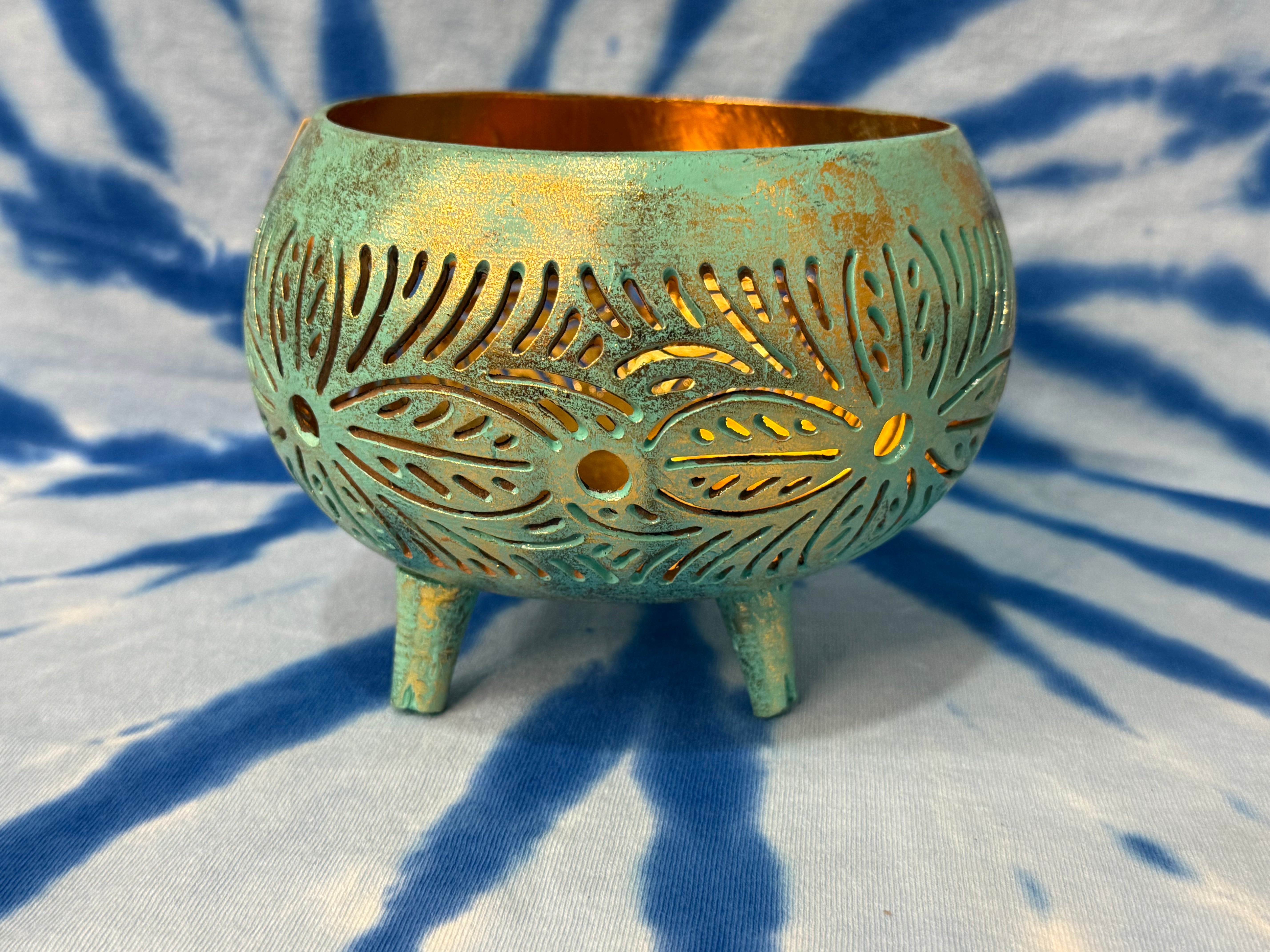 COCONUT SHELL CANDLE HOLDERS W/FEET ASSORTED