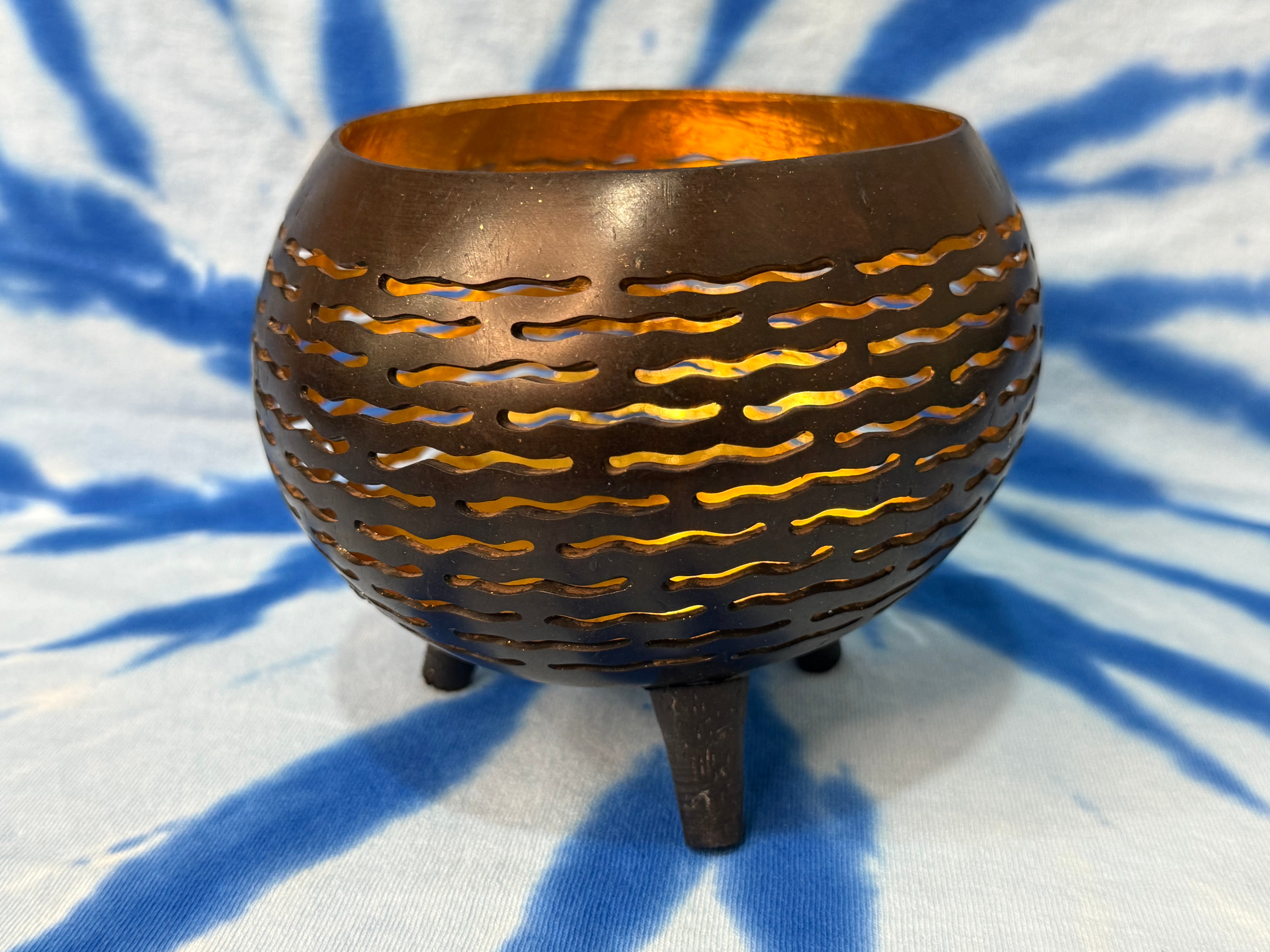 COCONUT SHELL CANDLE HOLDERS W/FEET ASSORTED